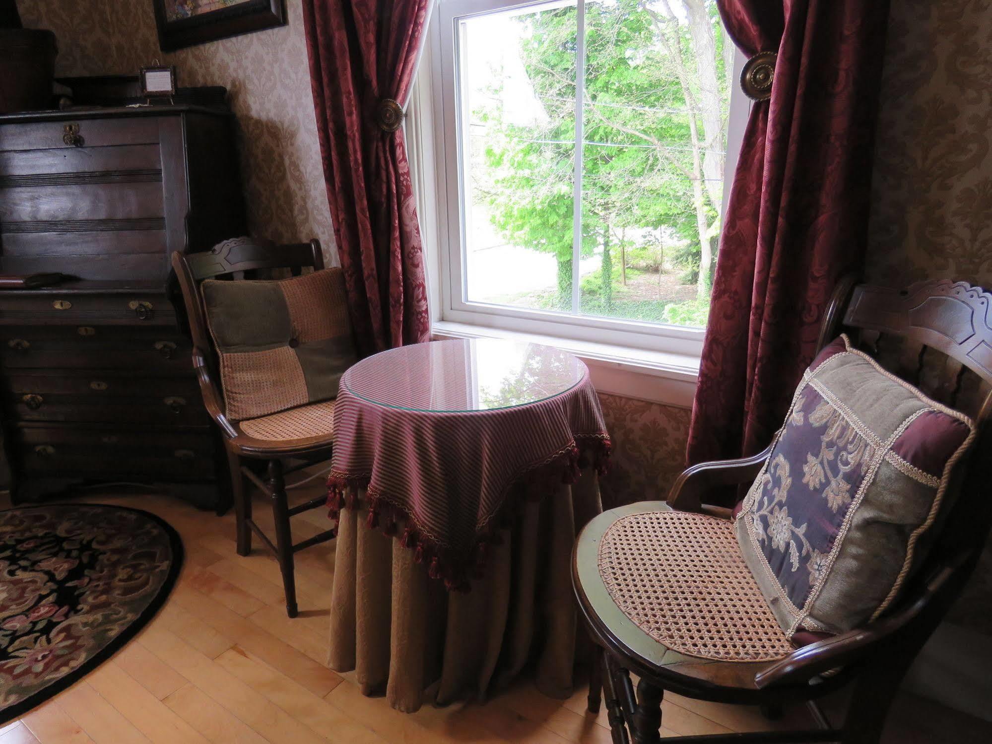 The Sleigh Maker Inn Bed And Breakfast Westborough Εξωτερικό φωτογραφία