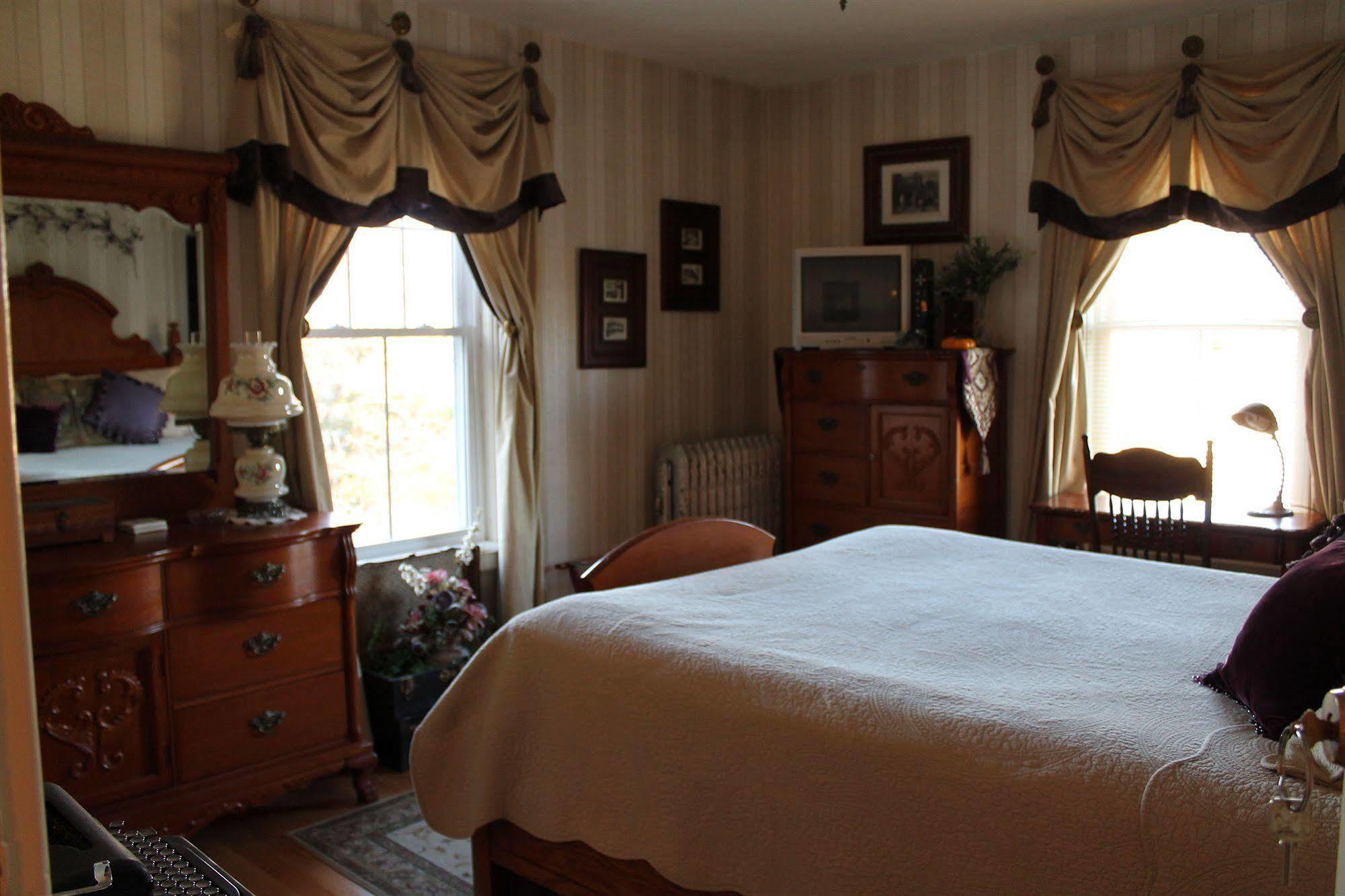 The Sleigh Maker Inn Bed And Breakfast Westborough Εξωτερικό φωτογραφία
