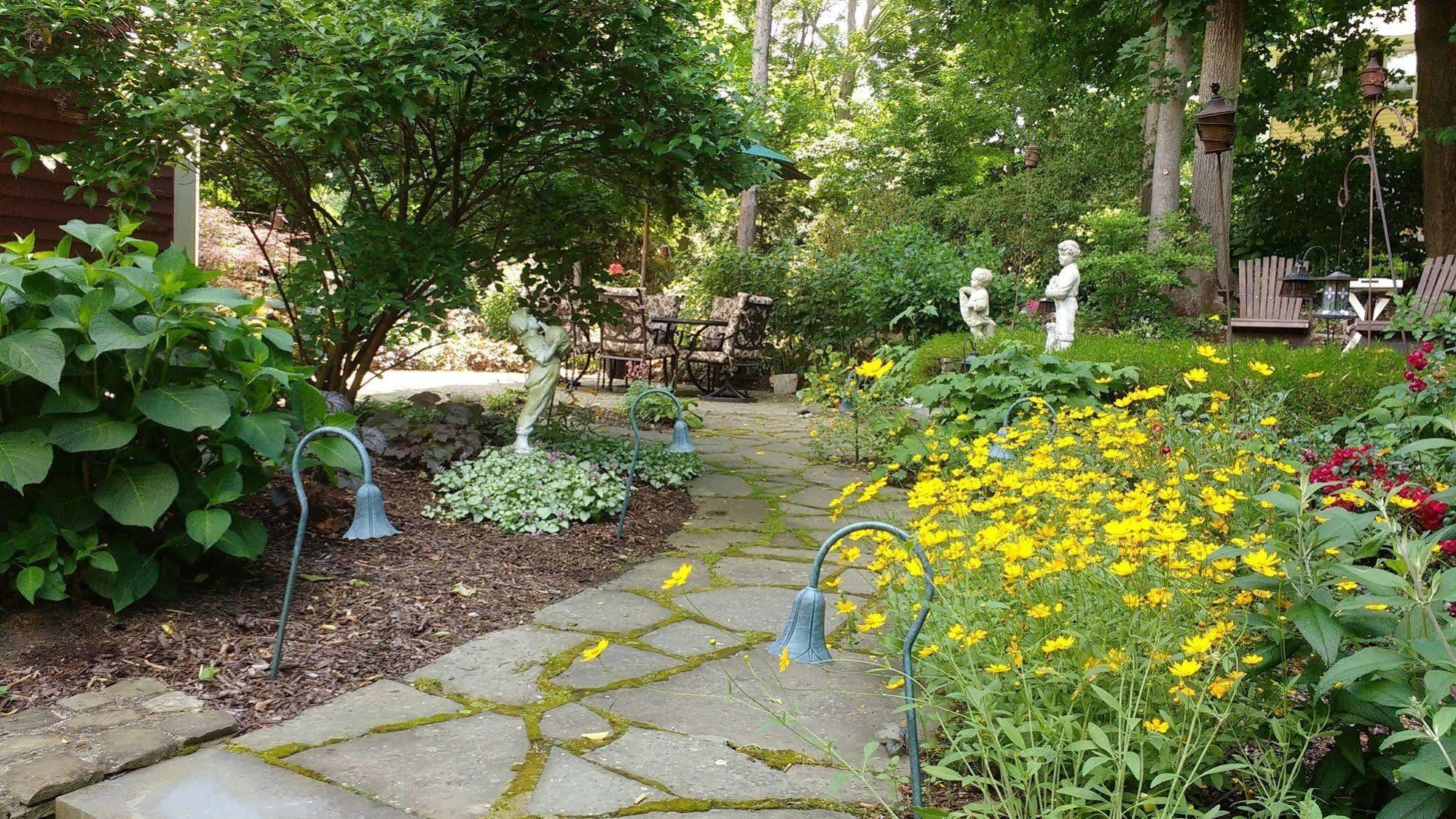 The Sleigh Maker Inn Bed And Breakfast Westborough Εξωτερικό φωτογραφία
